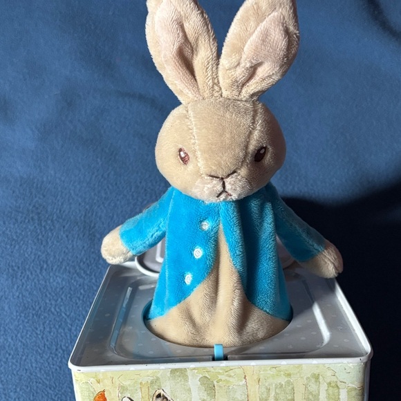 Peter Rabbit Musical Tin Box - Picture 3 of 10